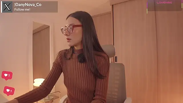 Snapshot of DanyNova_Co chatting on February 24, 2026, 9:13 pm DanyNova Co online show from February 24, 2026, 9:13 pm