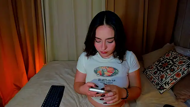 SofiMeza online show from February 21, 2025, 3:10 pm