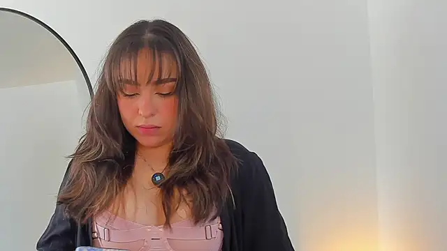 SofiMeza online show from September 19, 2025, 1:56 pm