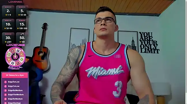 seancarreraa online show from December 13, 2024, 8:04 pm