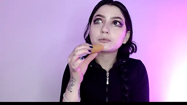 sophy rock online show from November 29, 2025, 3:37 pm