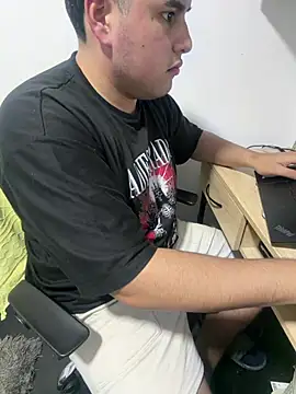 Snapshot of BigmanLatam chatting on April 11, 2026, 1:32 am BigmanLatam online show from April 11, 2026, 1:32 am