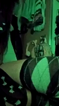 whitetrashdirtyslut online show from December 21, 2025, 10:00 am