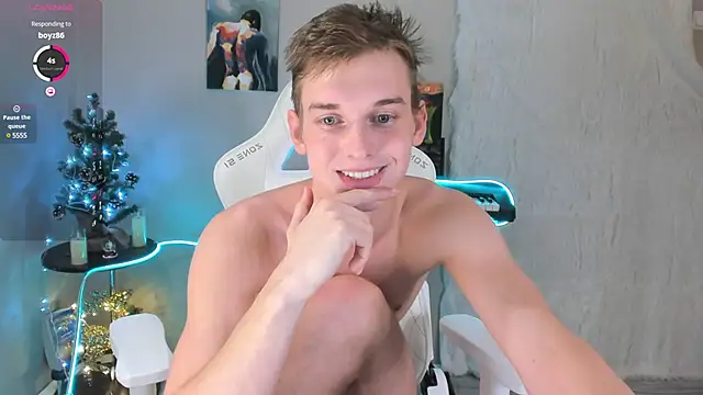 Snapshot of 4ever_dude chatting on December 29, 2024, 9:39 am 4ever dude online show from December 29, 2024, 9:39 am