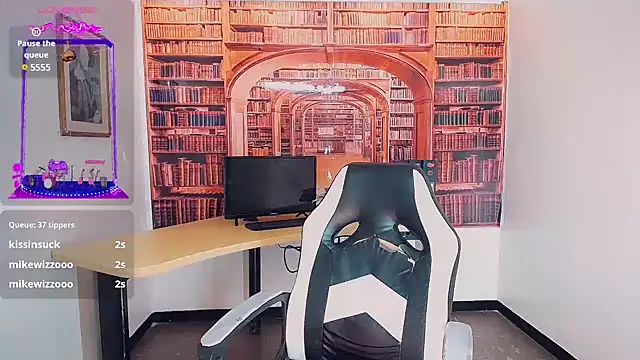 khiara moretti online show from February 6, 2025, 7:29 pm