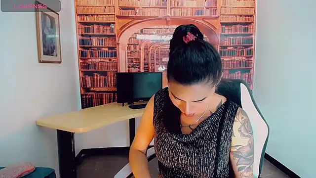 khiara moretti online show from March 3, 2025, 7:49 pm