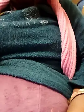 Snapshot of Shoni__ chatting on December 18, 2025, 4:02 pm Shoni online show from December 18, 2025, 4:02 pm