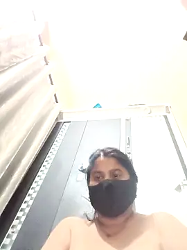 Snapshot of Shoni__ chatting on December 21, 2025, 5:09 pm Shoni online show from December 21, 2025, 5:09 pm