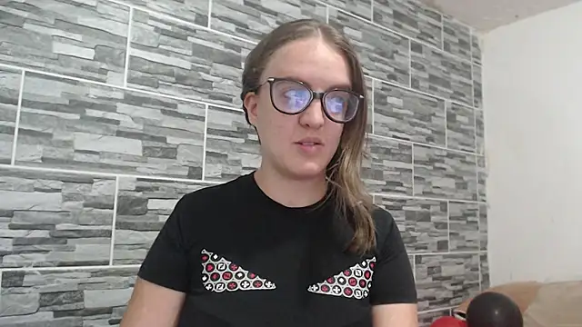 Venus Santana online show from December 5, 2024, 6:33 pm