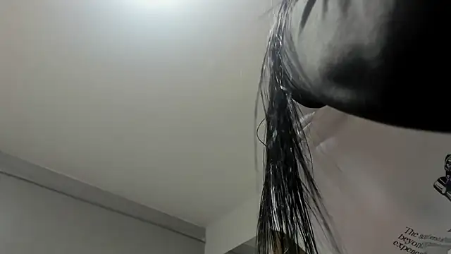 Snapshot of Sara_Greey chatting on February 13, 2025, 12:32 pm Sara Greey online show from February 13, 2025, 12:32 pm