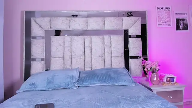 Snapshot of Sara_Greey chatting on September 22, 2025, 1:35 pm Sara Greey online show from September 22, 2025, 1:35 pm