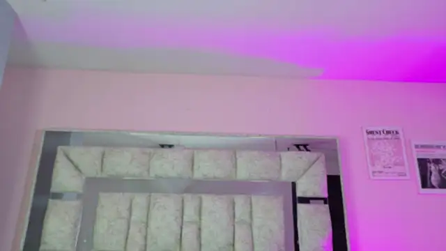 Snapshot of Sara_Greey chatting on October 27, 2025, 1:04 pm Sara Greey online show from October 27, 2025, 1:04 pm