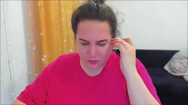  madalexa  online show from April 9, 2026, 8:36 pm