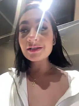 GabriellaFerrer online show from March 4, 2025, 9:11 pm