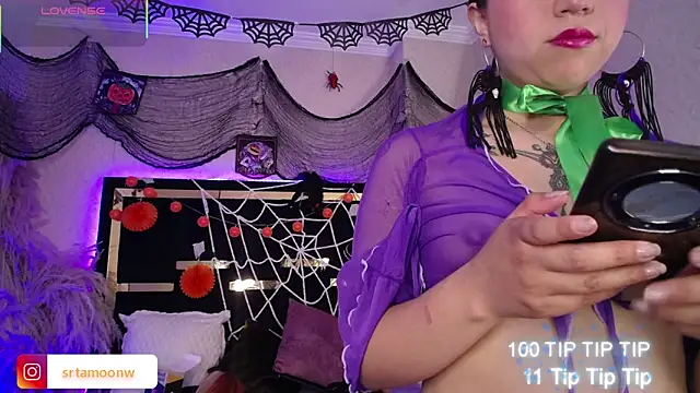 Snapshot of Moon_Water__ chatting on October 25, 2025, 10:01 am Moon Water online show from October 25, 2025, 10:01 am