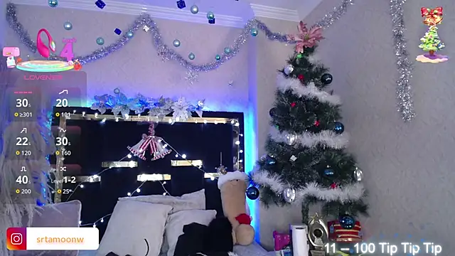 Snapshot of Moon_Water__ chatting on December 20, 2025, 10:33 am Moon Water online show from December 20, 2025, 10:33 am