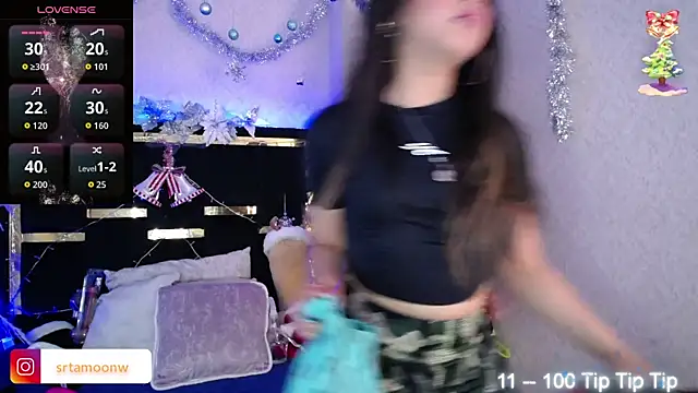 Snapshot of Moon_Water__ chatting on December 22, 2025, 6:32 am Moon Water online show from December 22, 2025, 6:32 am