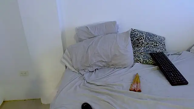 Snapshot of samanta_r_ chatting on February 10, 2025, 7:28 pm samanta r online show from February 10, 2025, 7:28 pm