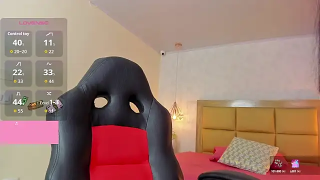 LARSONMIA online show from September 17, 2025, 12:18 pm