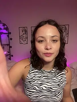 Megan Rodrigo online show from January 27, 2025, 1:26 am