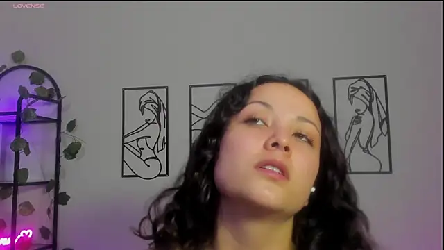 Megan Rodrigo online show from February 13, 2025, 8:03 pm