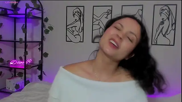 Megan Rodrigo online show from March 19, 2025, 6:44 pm