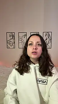 Megan Rodrigo online show from November 28, 2025, 5:48 pm