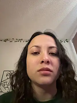 Megan Rodrigo online show from December 14, 2025, 2:22 pm