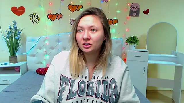 SallyVerda online show from February 14, 2025, 6:19 pm