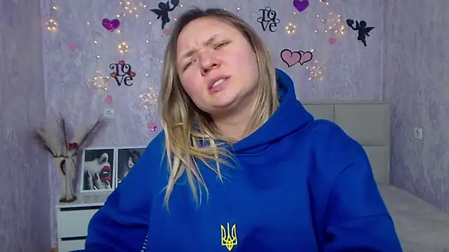 SallyVerda online show from February 18, 2025, 2:38 pm