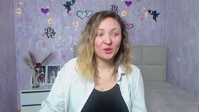 SallyVerda online show from February 19, 2025, 9:58 pm