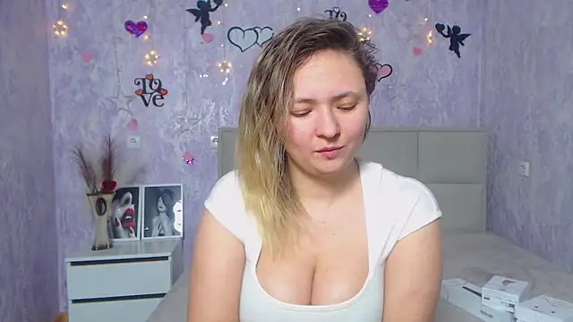 SallyVerda online show from February 22, 2025, 1:00 am