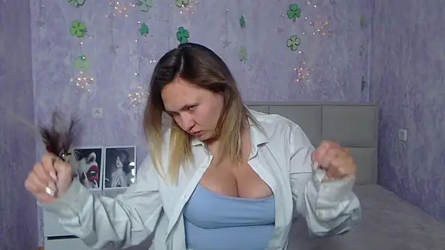 SallyVerda online show from March 17, 2025, 4:08 am