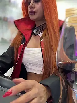 Amber Martins  online show from October 31, 2025, 10:55 pm