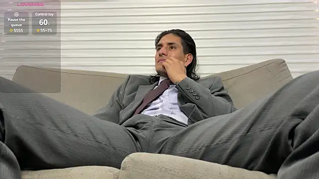 Tom blunt96 online show from February 6, 2025, 12:16 pm