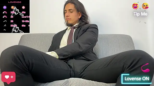 Tom blunt96 online show from December 3, 2025, 5:44 pm