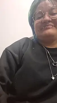 Snapshot of lucky-leah chatting on February 5, 2026, 3:44 am lucky-leah online show from February 5, 2026, 3:44 am