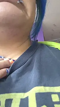 Snapshot of lucky-leah chatting on February 8, 2026, 3:21 am lucky-leah online show from February 8, 2026, 3:21 am