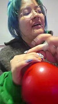 Snapshot of lucky-leah chatting on February 14, 2026, 3:36 am lucky-leah online show from February 14, 2026, 3:36 am