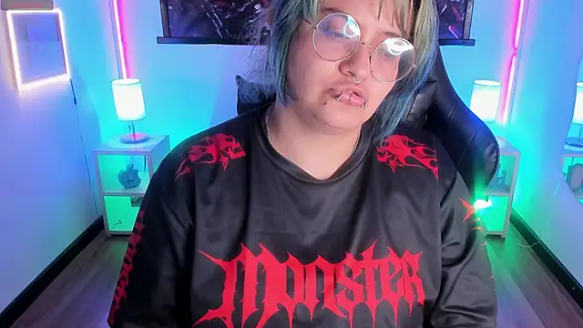 lucky-leah online show from April 5, 2026, 3:47 am