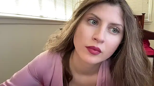 YUMIandbigWOLF online show from February 4, 2026, 9:20 pm