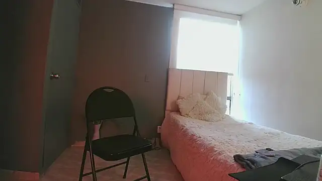 Snapshot of arteverena chatting on March 1, 2025, 9:04 pm arteverena online show from March 1, 2025, 9:04 pm