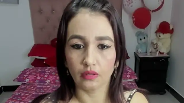 Karoline Moore online show from February 19, 2025, 5:27 pm