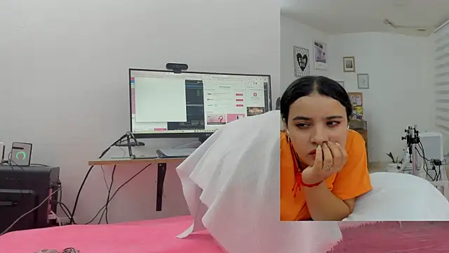 Daki Ume  online show from November 2, 2025, 2:14 am