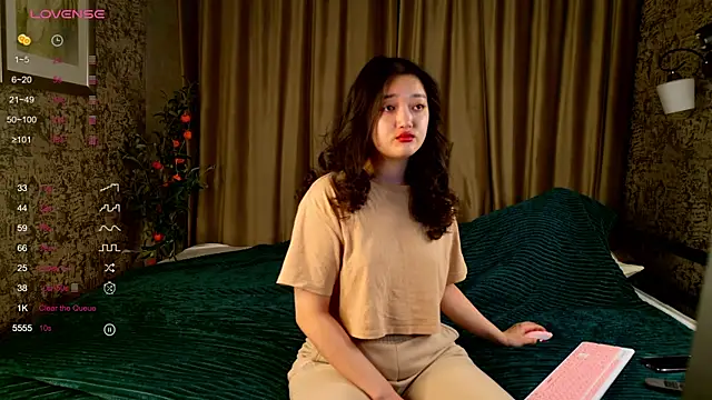 FreyaRaya online show from November 26, 2025, 3:18 am