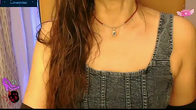  Blue Ruubyy  online show from October 12, 2025, 1:43 pm