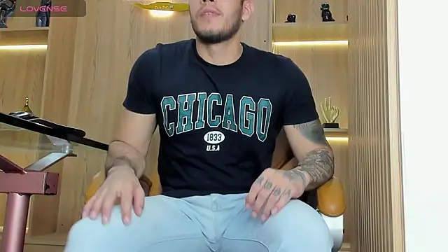 Snapshot of George_Diesell chatting on February 27, 2025, 8:53 pm George Diesell online show from February 27, 2025, 8:53 pm