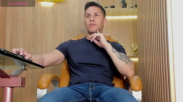 Snapshot of George_Diesell chatting on March 11, 2025, 9:37 pm George Diesell online show from March 11, 2025, 9:37 pm