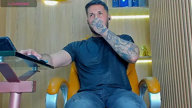 Snapshot of George_Diesell chatting on September 9, 2025, 8:30 pm George Diesell online show from September 9, 2025, 8:30 pm