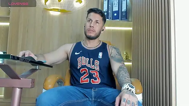 Snapshot of George_Diesell chatting on September 17, 2025, 8:43 pm George Diesell online show from September 17, 2025, 8:43 pm